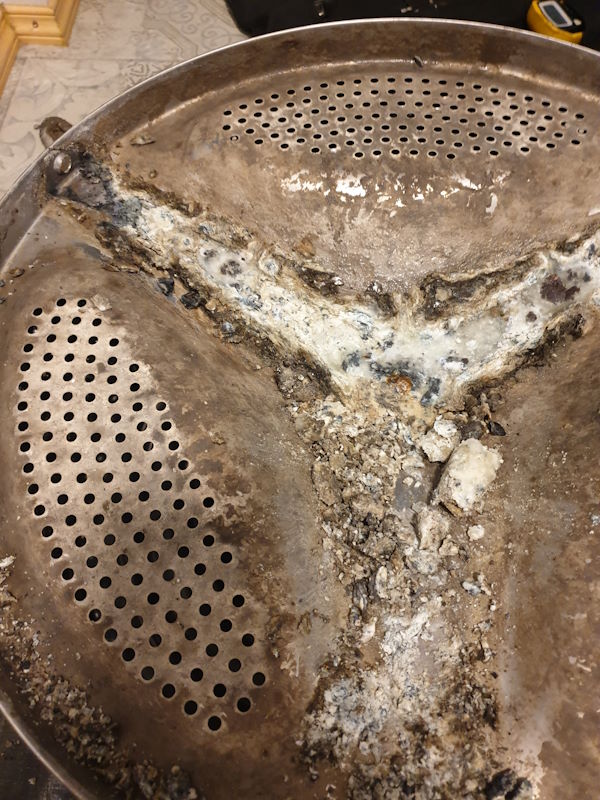 Detergent deposits on the back of the drum